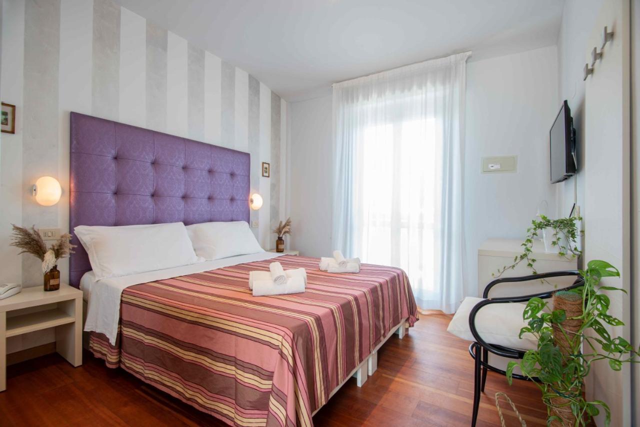 Hotel Baby B&B Милано Мартима Екстериор снимка