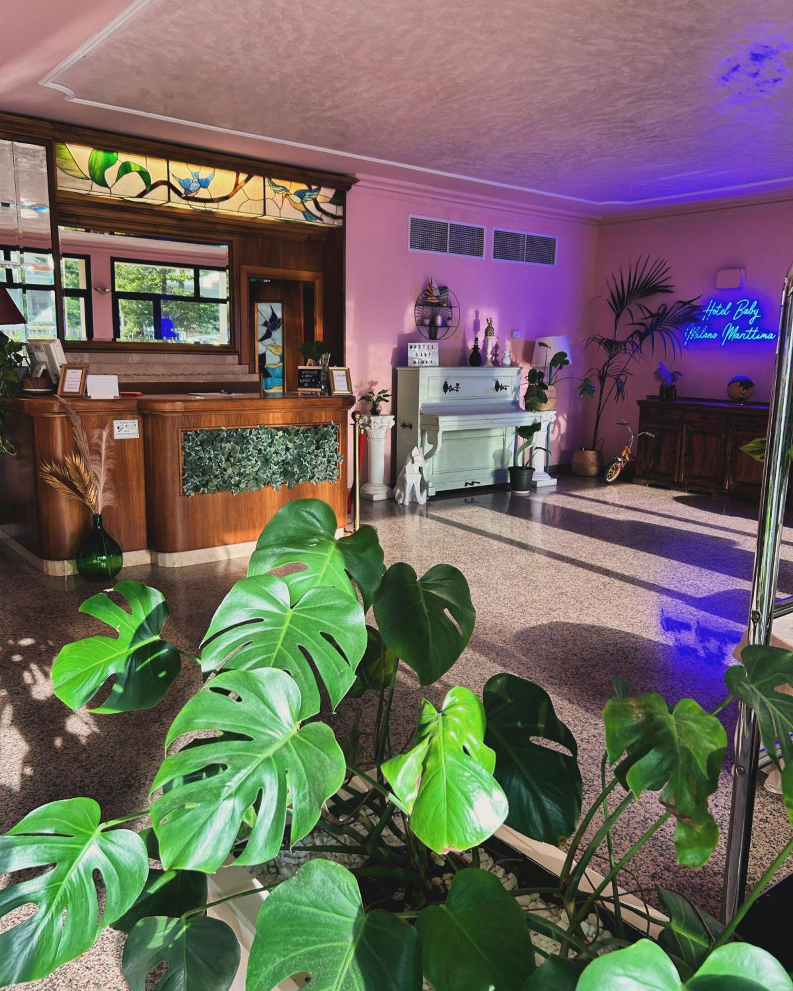 Hotel Baby B&B Милано Мартима Екстериор снимка