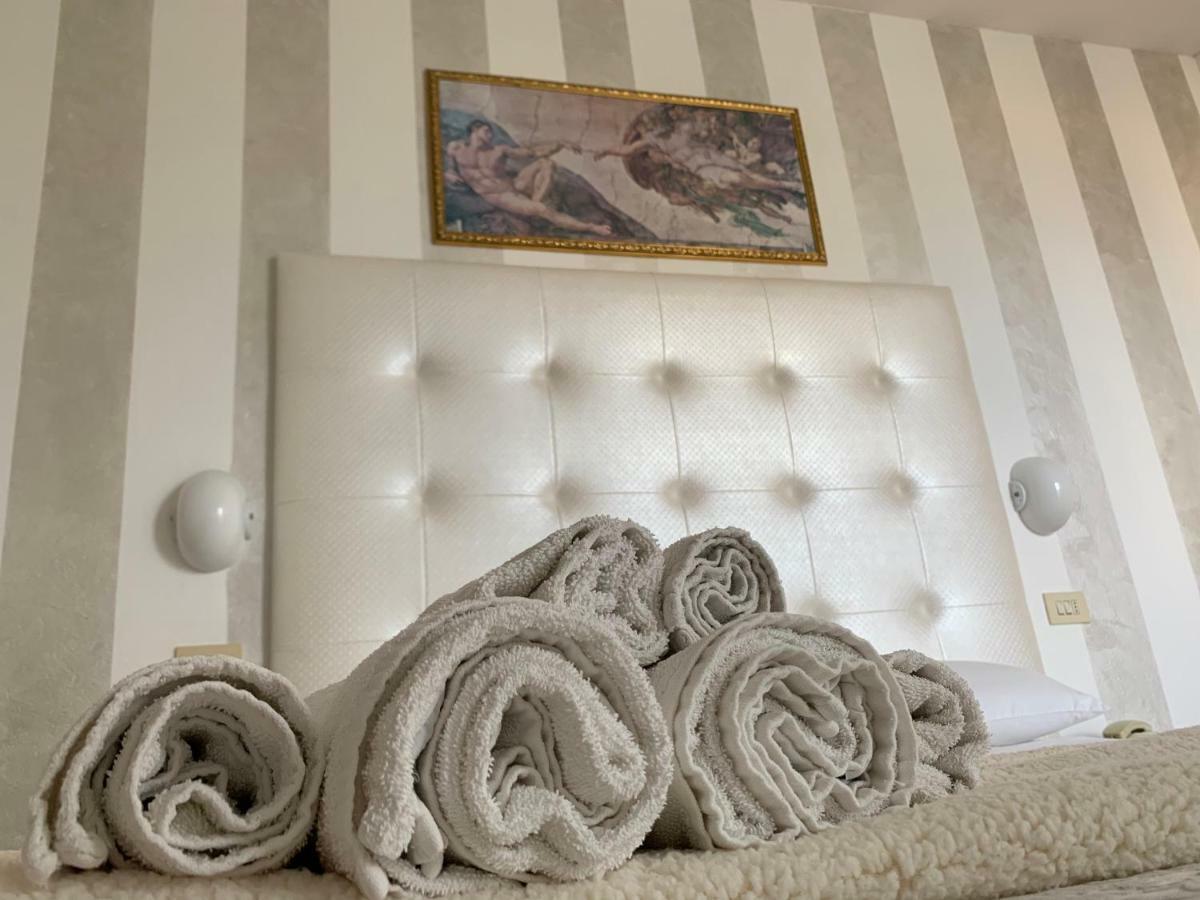 Hotel Baby B&B Милано Мартима Екстериор снимка