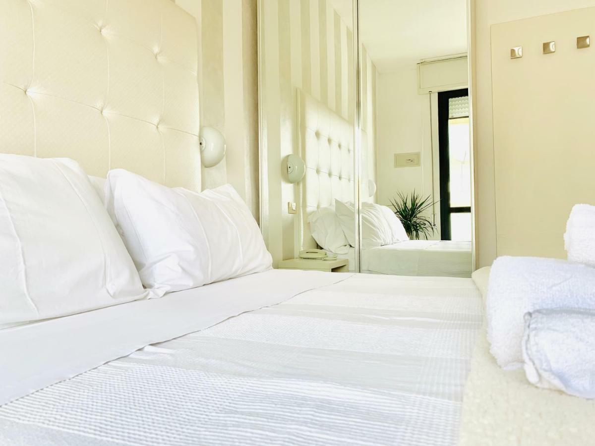 Hotel Baby B&B Милано Мартима Екстериор снимка