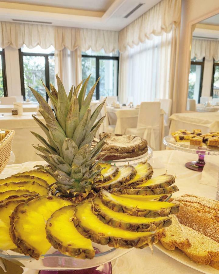 Hotel Baby B&B Милано Мартима Екстериор снимка
